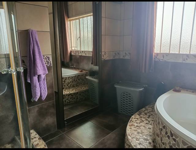 4 BEDROOM HOUSE FOR SALE IN NORKEM PARK